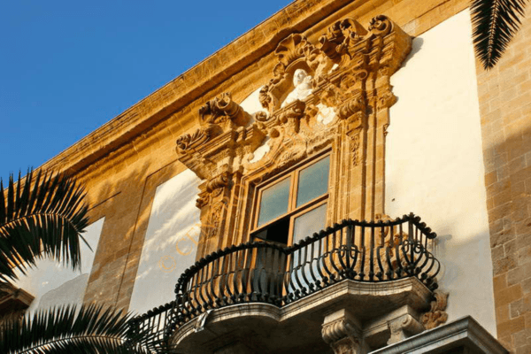 palazzo lucatelli trapani